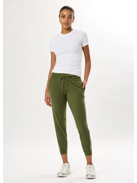 Airweigth Jogger with Piping: Olive