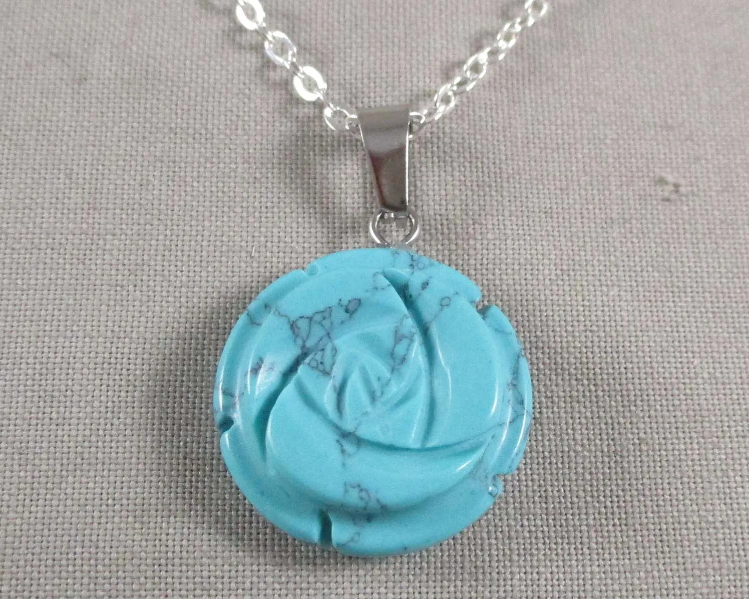 Blue Howlite Rose Pendant 1pc