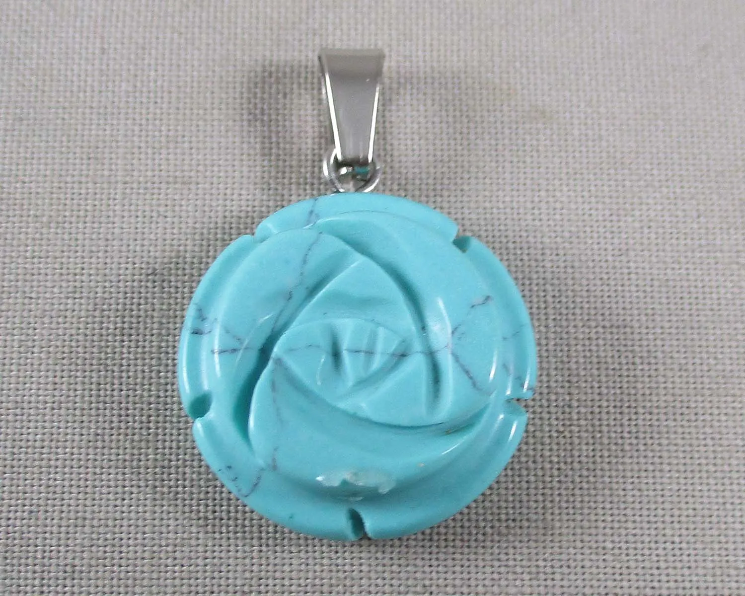 Blue Howlite Rose Pendant 1pc