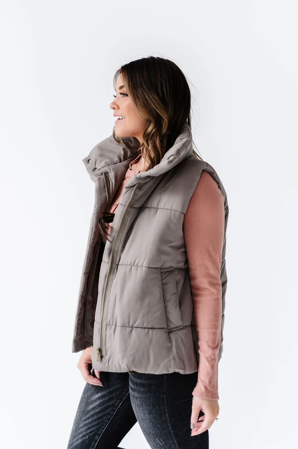 Lincoln Puffer Vest in Light Olive