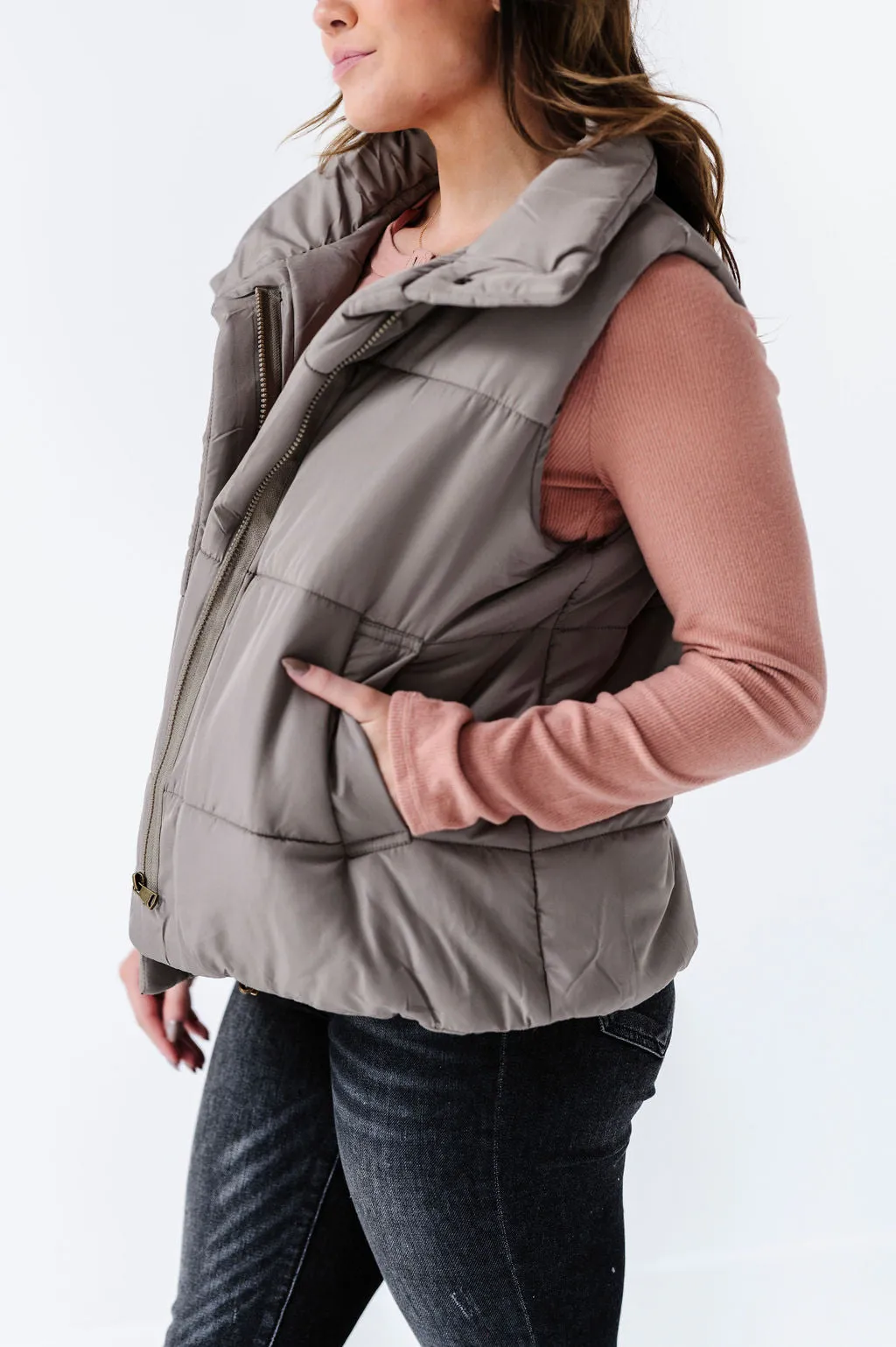 Lincoln Puffer Vest in Light Olive