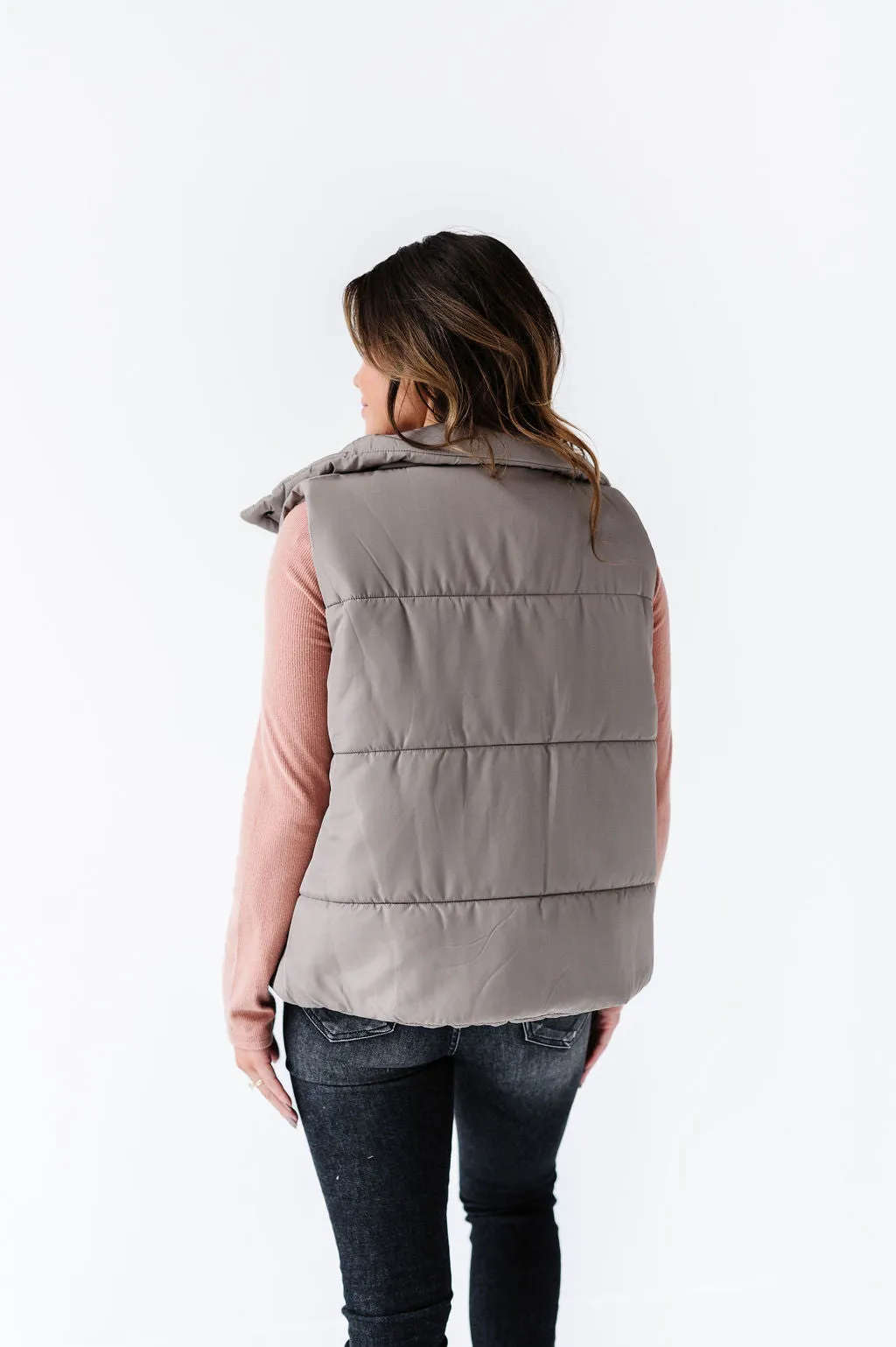 Lincoln Puffer Vest in Light Olive