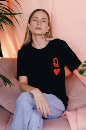 QUEEN OF HEARTS GRAPHIC TEE