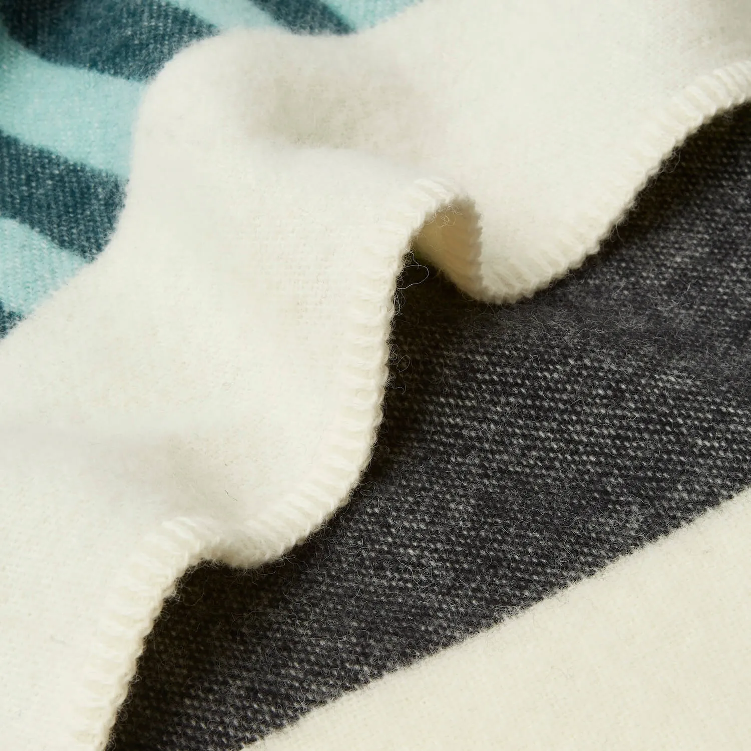 Wool Jacquard Blanket - Striped Tulip